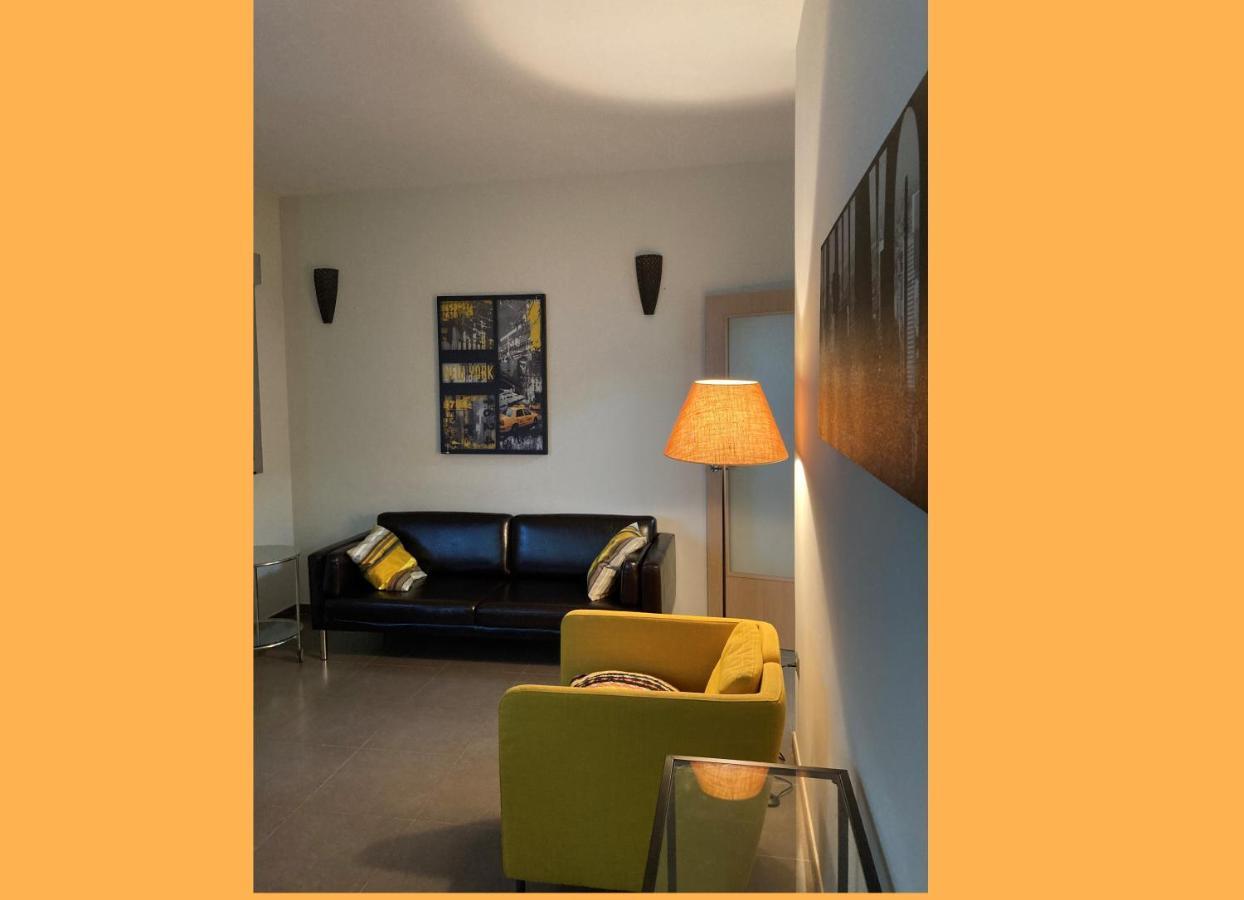 Stunning 2-Bed Apartment In Pego Exterior photo